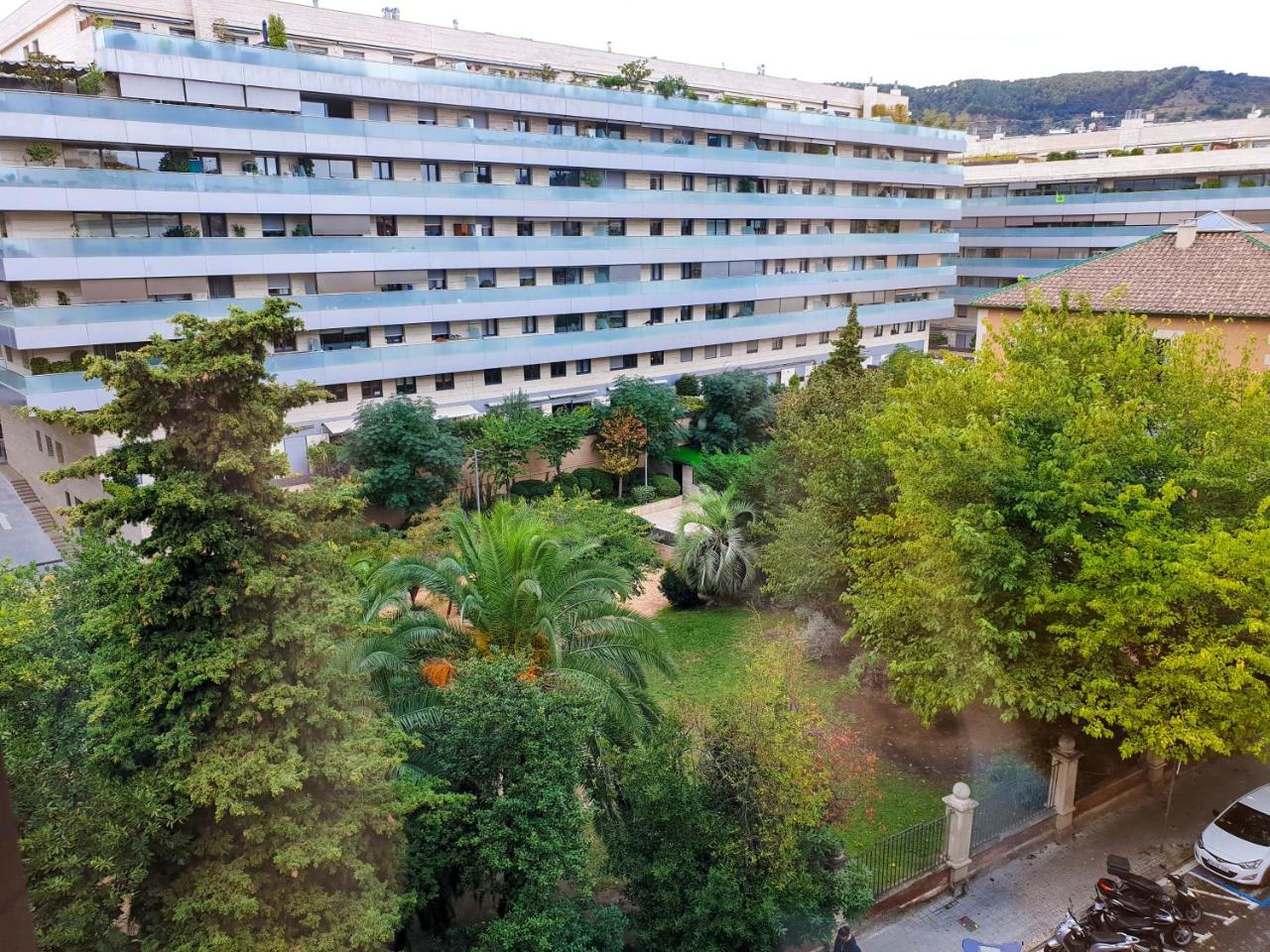 Ginosi Pedralbes Hotel バルセロナ エクステリア 写真